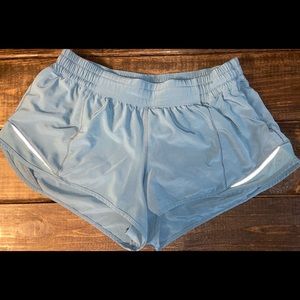Lululemon Hotty Hot, Size 12, 2.5” inseam - VGUC